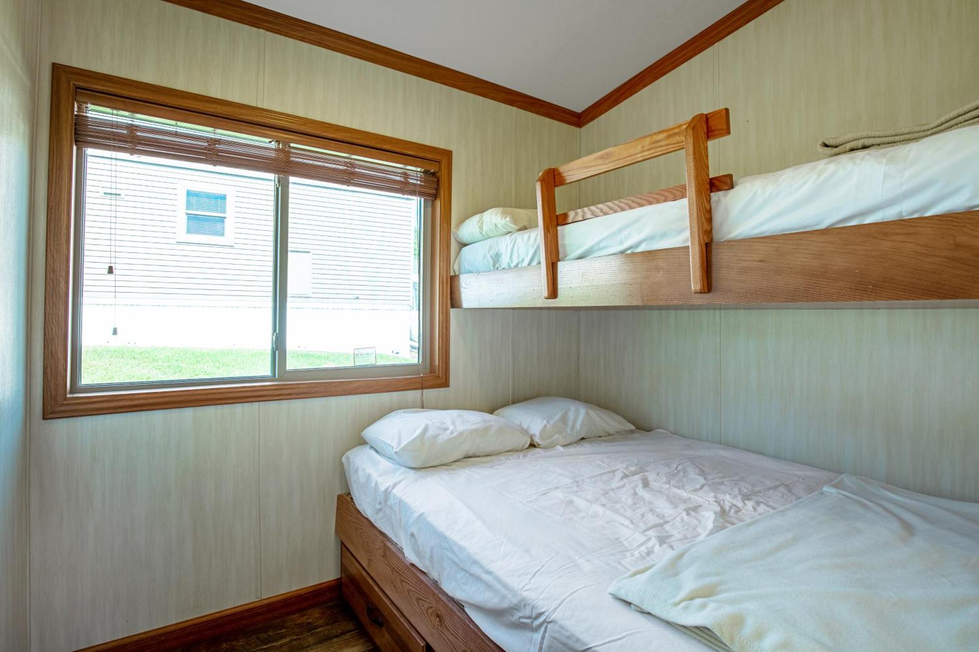 Plymouth Rock Camping Resort Deluxe Cottage Elkhart Lake Eksteriør billede